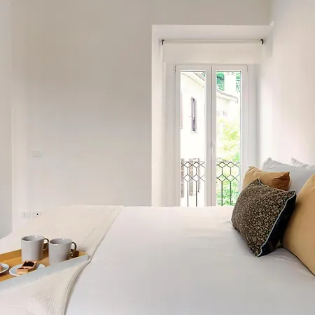 Midnight Borgo - By Myhomeincomo Como