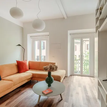 Midnight Borgo - By Myhomeincomo *