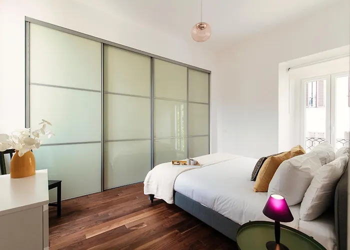 Midnight Borgo - By Myhomeincomo קומו