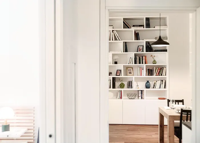 Midnight Borgo - By Myhomeincomo דירה