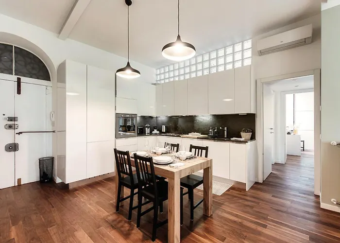 Midnight Borgo - By Myhomeincomo *