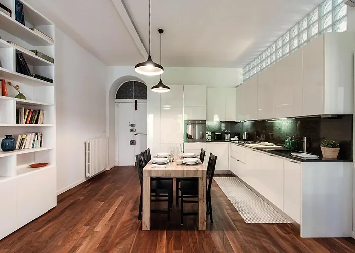 Midnight Borgo - By Myhomeincomo דירה קומו