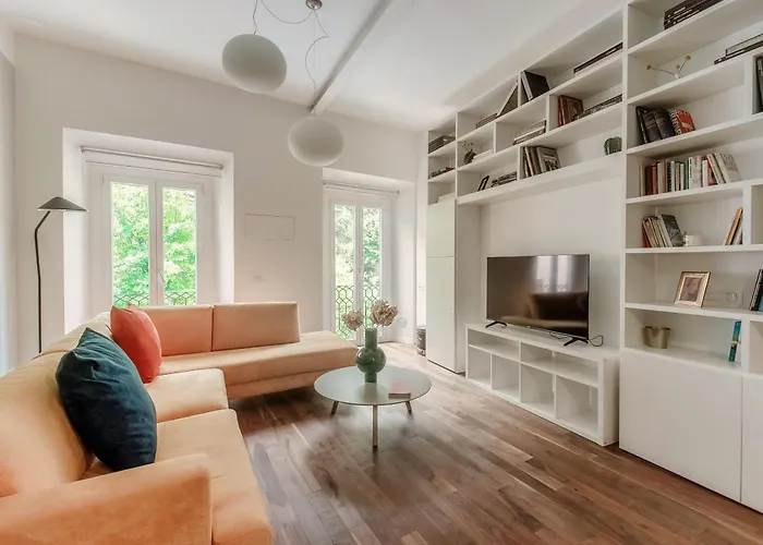 Midnight Borgo - By Myhomeincomo *