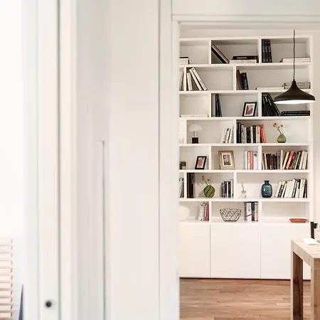 Midnight Borgo - By Myhomeincomo Апартаменты